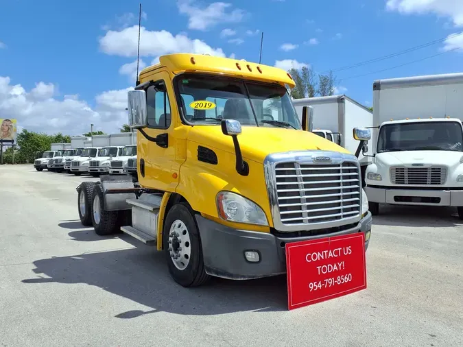 2019 FREIGHTLINER/MERCEDES CASCADIA 113