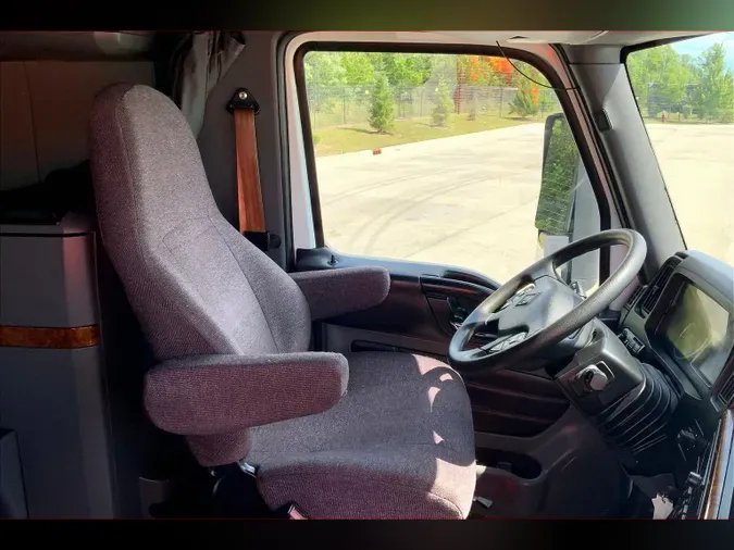 2022 INT LT625 6x4