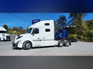 2023 VOLVO VNL64T760