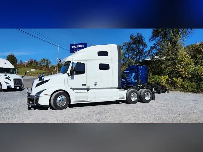 2023 VOLVO VNL64T76026338d5d2b2fbeb359a019a69257b107