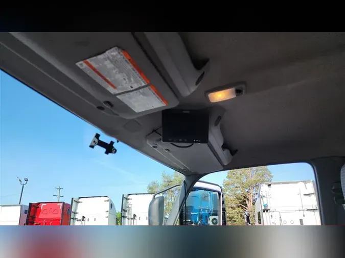 2019 HINO 195