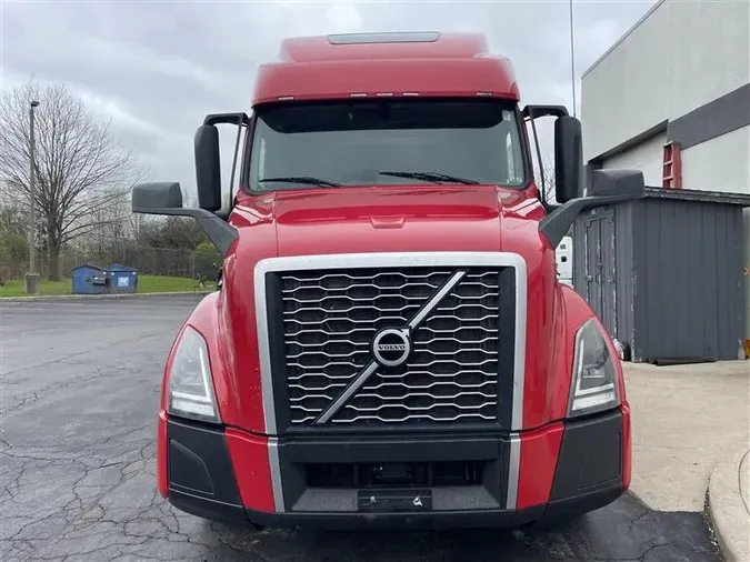 2020 VOLVO VNL860
