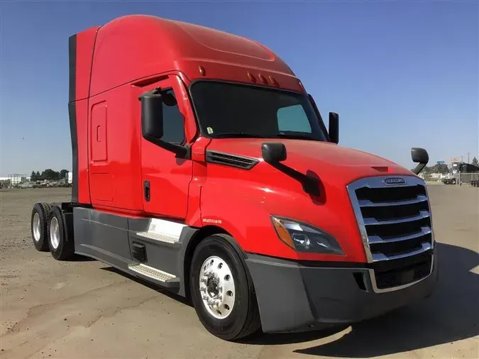 2021 FREIGHTLINER CASCADEVO1