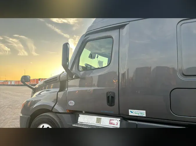 2022 Freightliner Cascadia