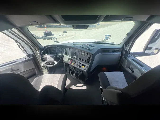 2021 Freightliner Cascadia 126