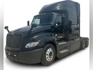 2022 International LT625