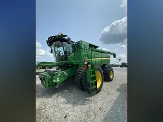 2015 John Deere S670