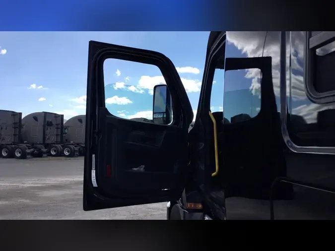 2024 Freightliner Cascadia26487f54d32c3204055e2e978d8e1601