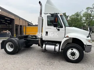 2004 INTERNATIONAL 4400