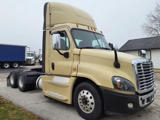 2019 FREIGHTLINER/MERCEDES CASCADIA 1252653e6151087c1a509d073212335244c