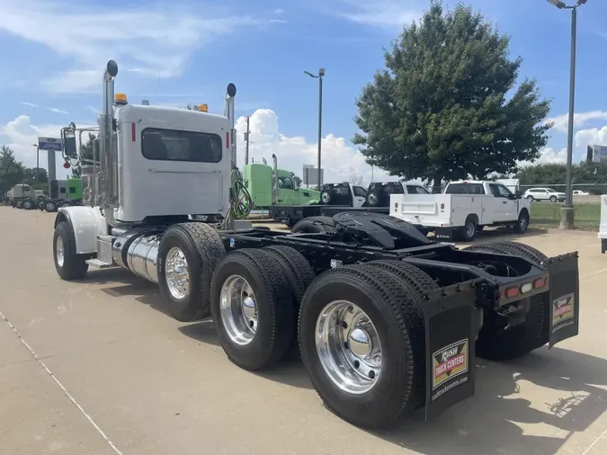 2020 Peterbilt 389