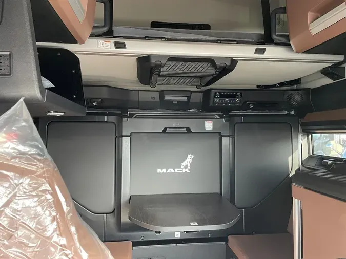 2026 MACK Pioneer 76" High Roof2655a1f1d90f2467c8b8e8636b395252