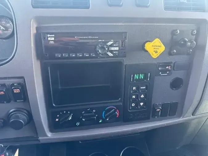 2020 Peterbilt 337