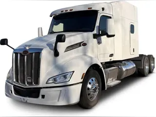 2022 Peterbilt 579