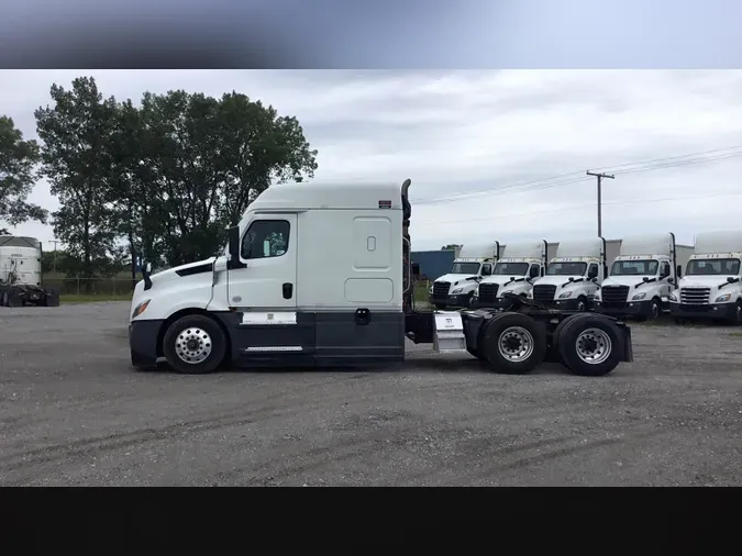 2022 Freightliner Cascadia 126265efafdf01fa13fb45ab104cf26387e