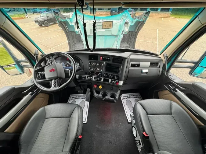 2023 KENWORTH T680