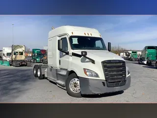 2020 Freightliner Cascadia 126