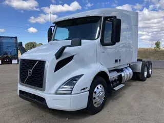 2020 VOLVO VNR640