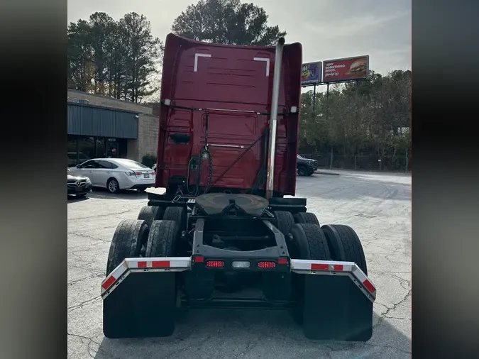 2022 VOLVO VNL64T760