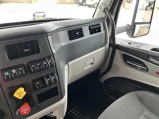 2023 Peterbilt 579