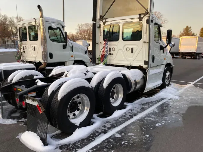 2018 FREIGHTLINER/MERCEDES CASCADIA 125