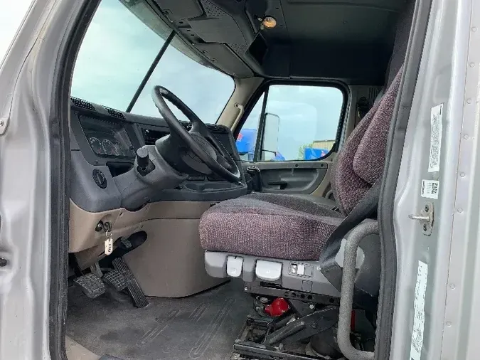 2019 Freightliner X12564ST