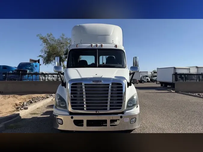 2017 FREIGHTLINER/MERCEDES CASCADIA 113