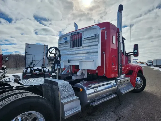 2022 KENWORTH W990