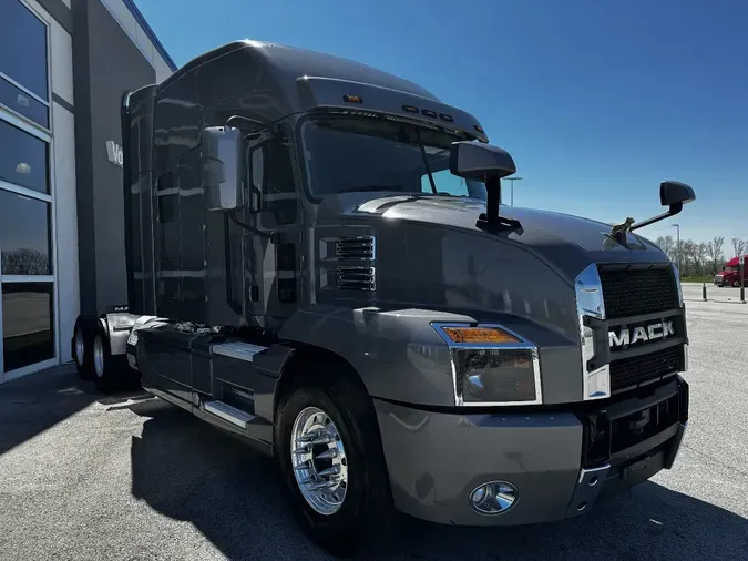 2020 MACK ANTHEM
