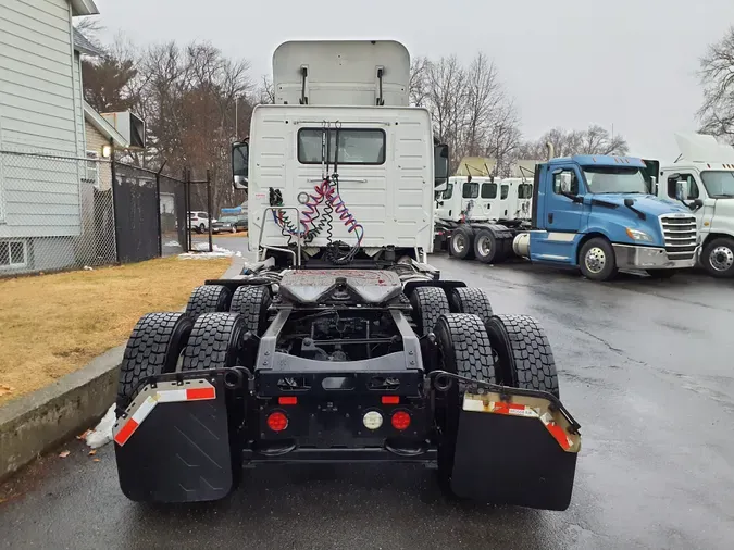 2019 VOLVO VNL