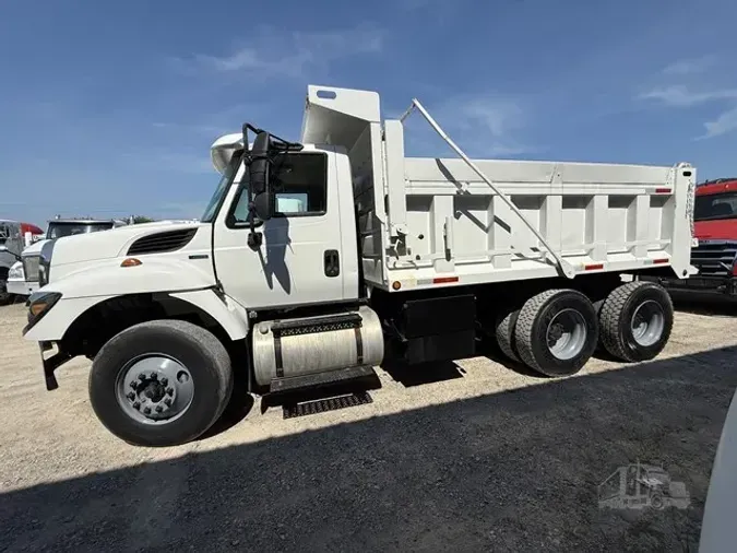 2011 INTERNATIONAL WORKSTAR 7400