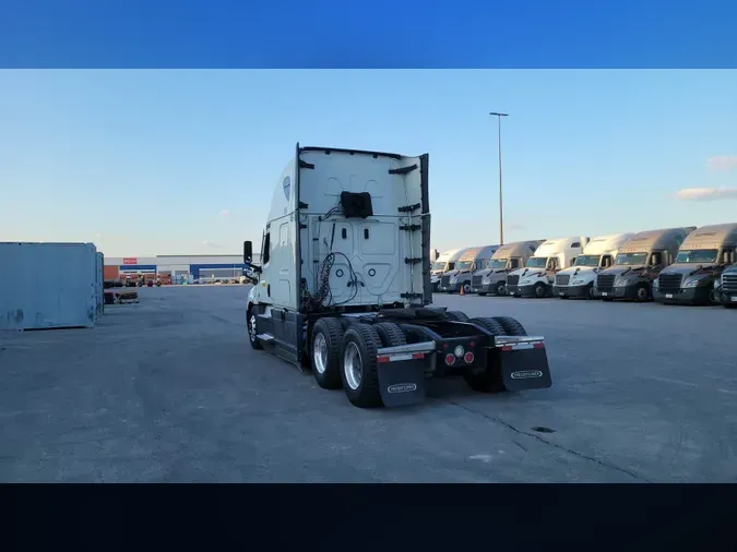2022 Freightliner Cascadia 126