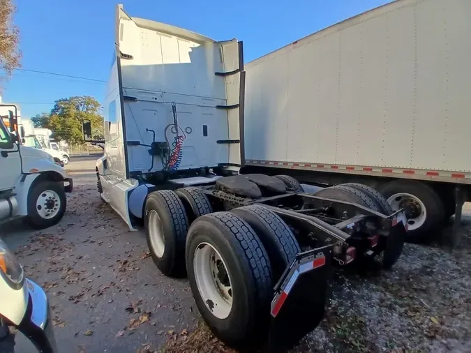 2019 NAVISTAR INTERNATIONAL LT625 SLPR CAB