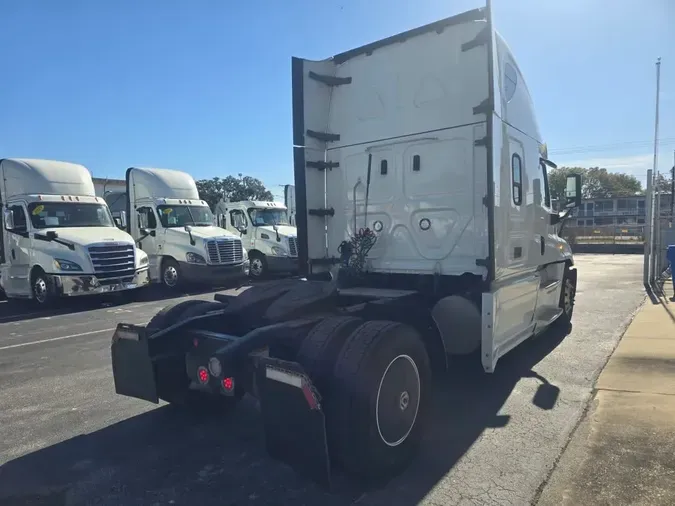 2020 FREIGHTLINER/MERCEDES CASCADIA 125
