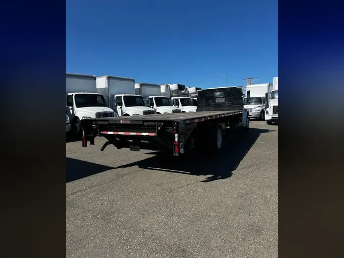 2018 FREIGHTLINER M2 106