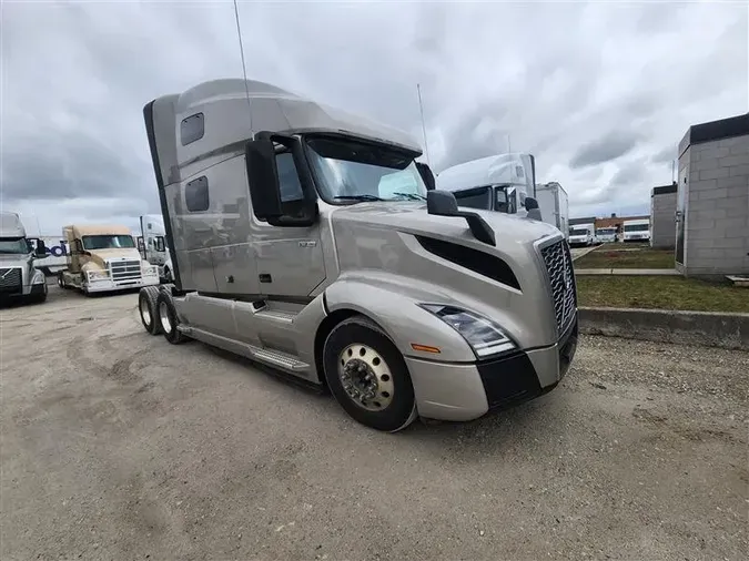 2020 VOLVO VNL760