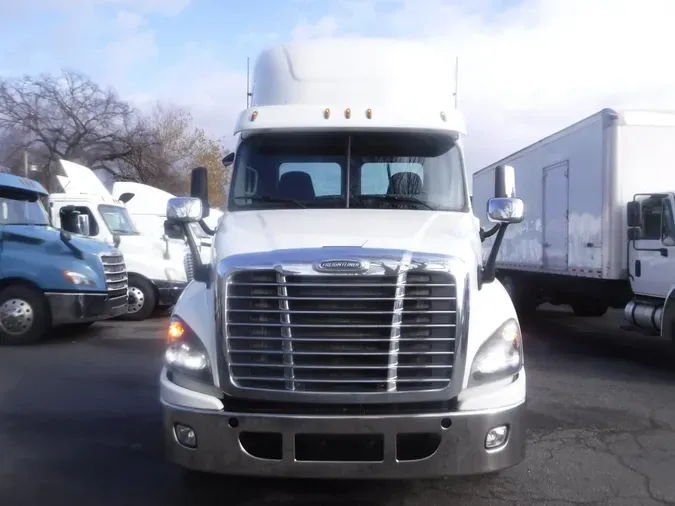 2018 FREIGHTLINER/MERCEDES CASCADIA 125