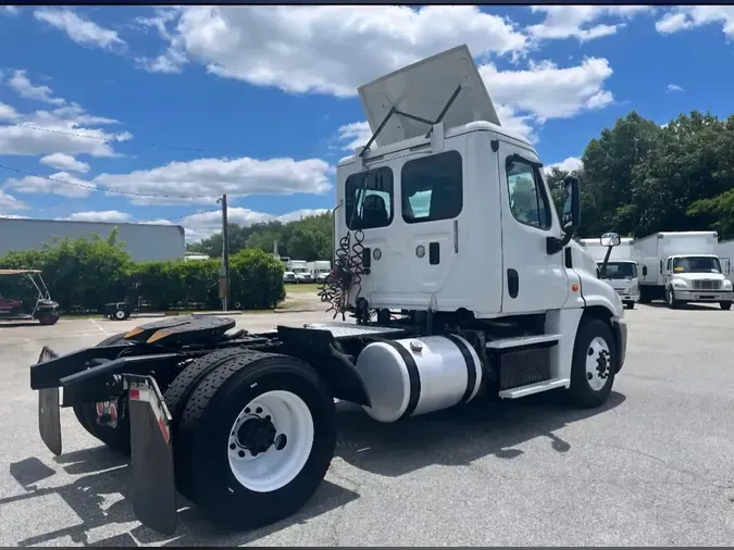 2015 FREIGHTLINER CASCADIA 125