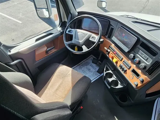 2022 FREIGHTLINER CASCADIA