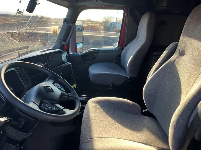 2022 International LT625