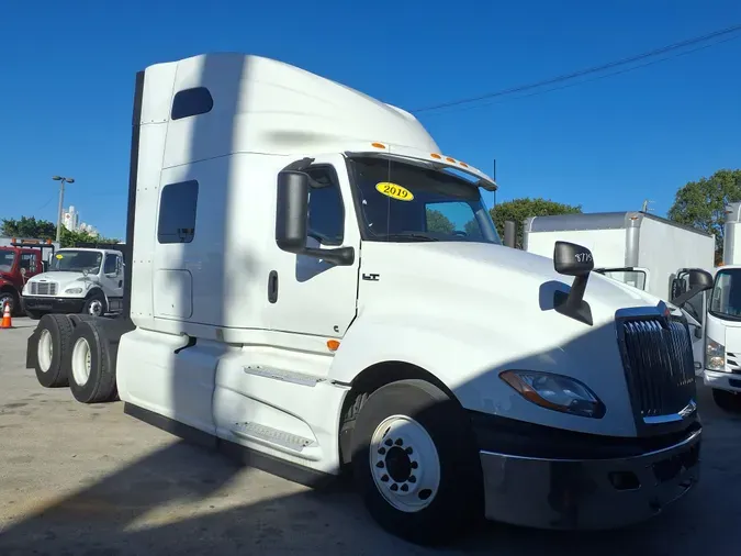 2019 NAVISTAR INTERNATIONAL LT625 SLPR CAB