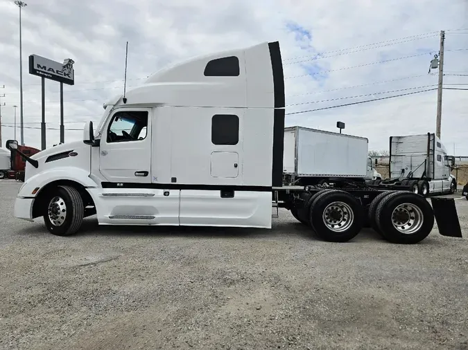 2023 PETERBILT 579