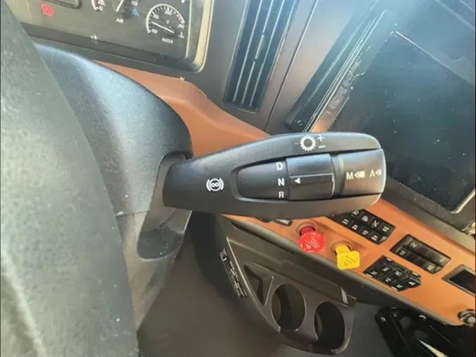 2020 Freightliner Cascadia 126