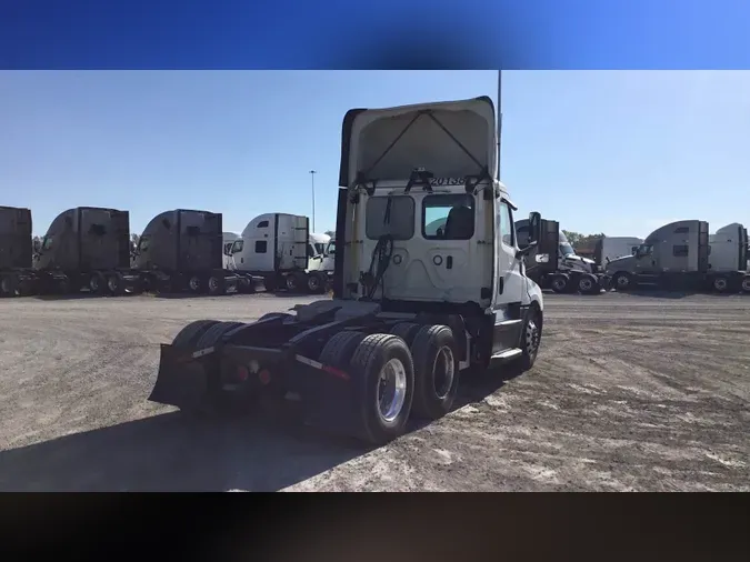 2020 Freightliner Cascadia 126