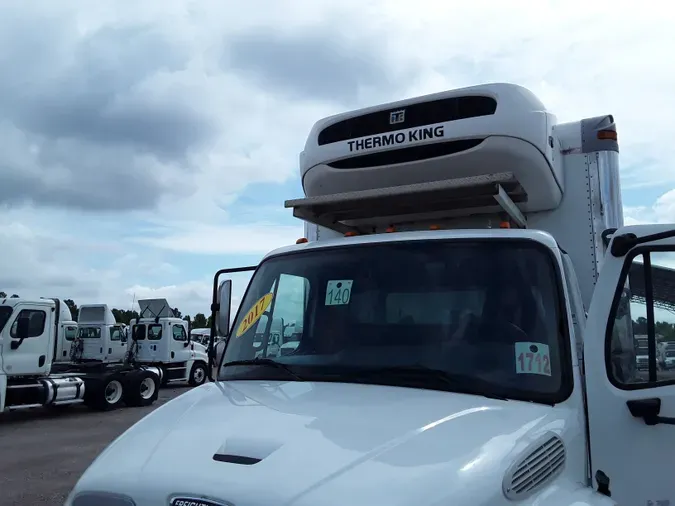 2017 FREIGHTLINER/MERCEDES M2 106