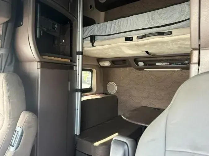 2017 Volvo VNL780268508fc76395fa0ed9c691c4bb4aaa2