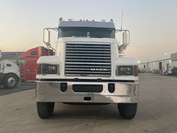 2019 MACK PI64T