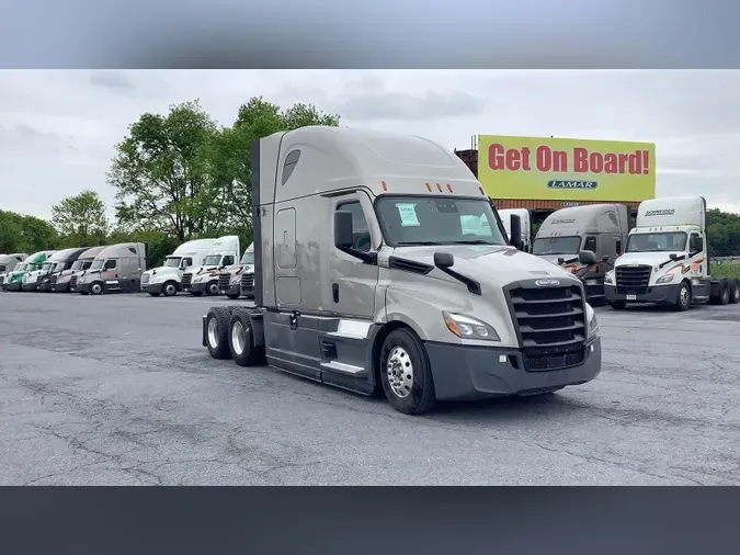 2022 Freightliner Cascadia 126268d044164d99d432941b7b96672eaf7