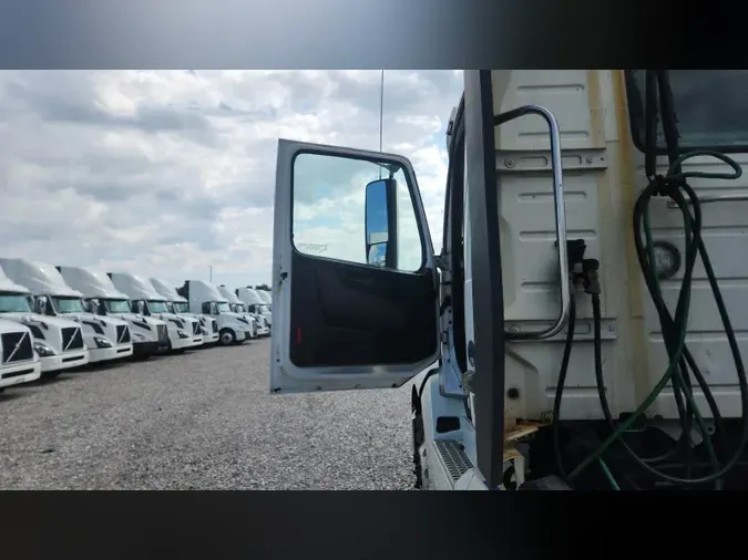 2019 Volvo VNL300