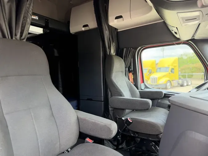 2023 Freightliner Cascadia2695c6cde0c76f774208b3f3c979421a